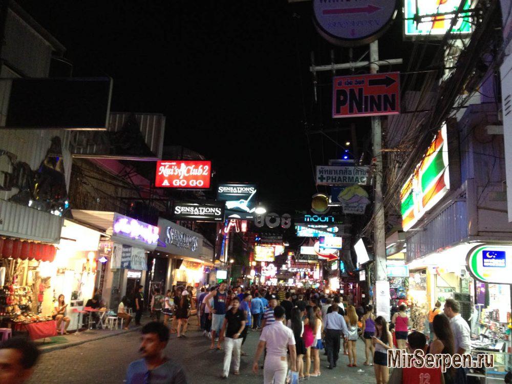 Обстановка и комендантский час в Паттайе в июле 2014 Обстановка и комендантский час в Паттайе в июле 2014