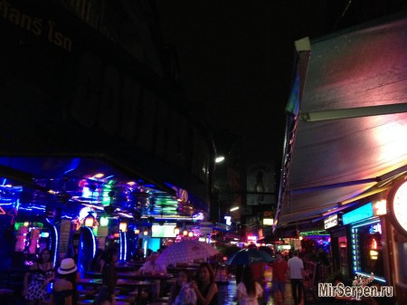 Soi Cowboy, Бангкок