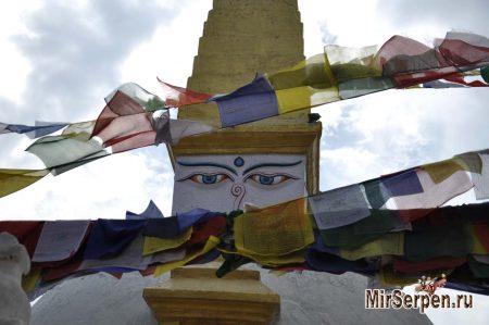 Жизнь и смерть возле Эвереста