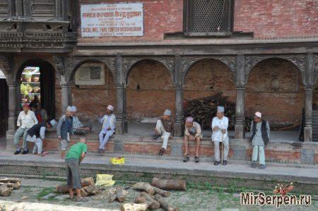 Жизнь и смерть возле Эвереста