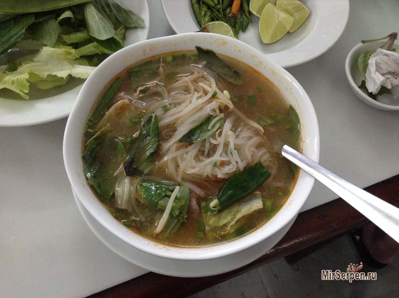 Как правильно есть вьетнамский суп Фо
