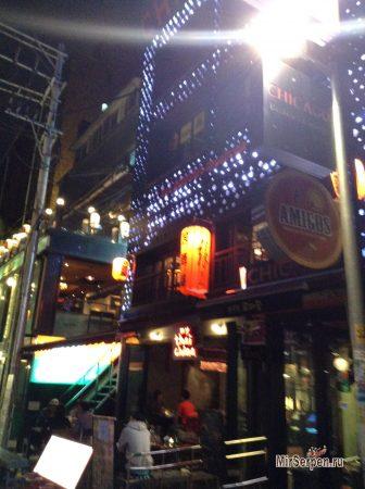 Про Сеул: Итэвон в сердце ночного Сеула Про Сеул: Итэвон в сердце ночного Сеула