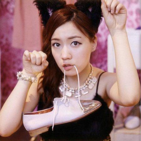 Носят ли корейские девушки кошачьи ушки?