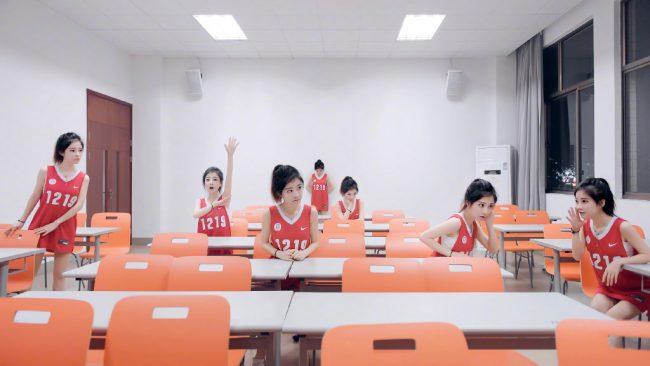 Feng Timo (冯提莫) - китайская певица из... Китая?! И она реально классная!