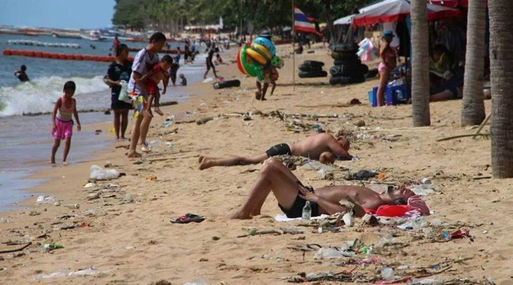 В Паттайе грязные пляжи, говорят... В Паттайе грязные пляжи, говорят...