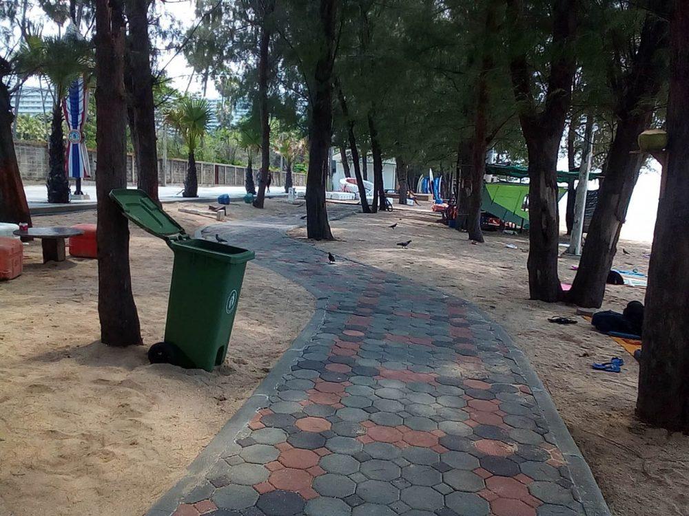 В Паттайе грязные пляжи, говорят... В Паттайе грязные пляжи, говорят...