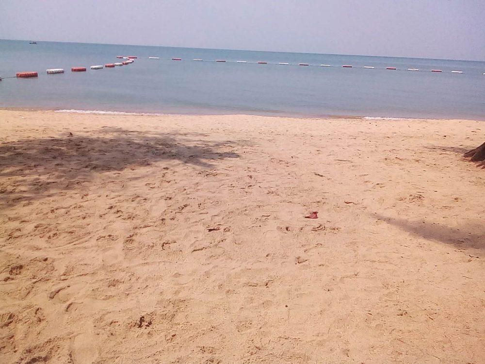 В Паттайе грязные пляжи, говорят... В Паттайе грязные пляжи, говорят...