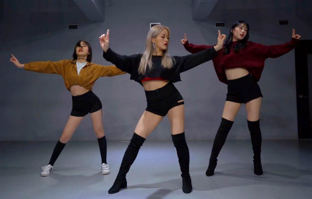 Korean dance team Korean dance team