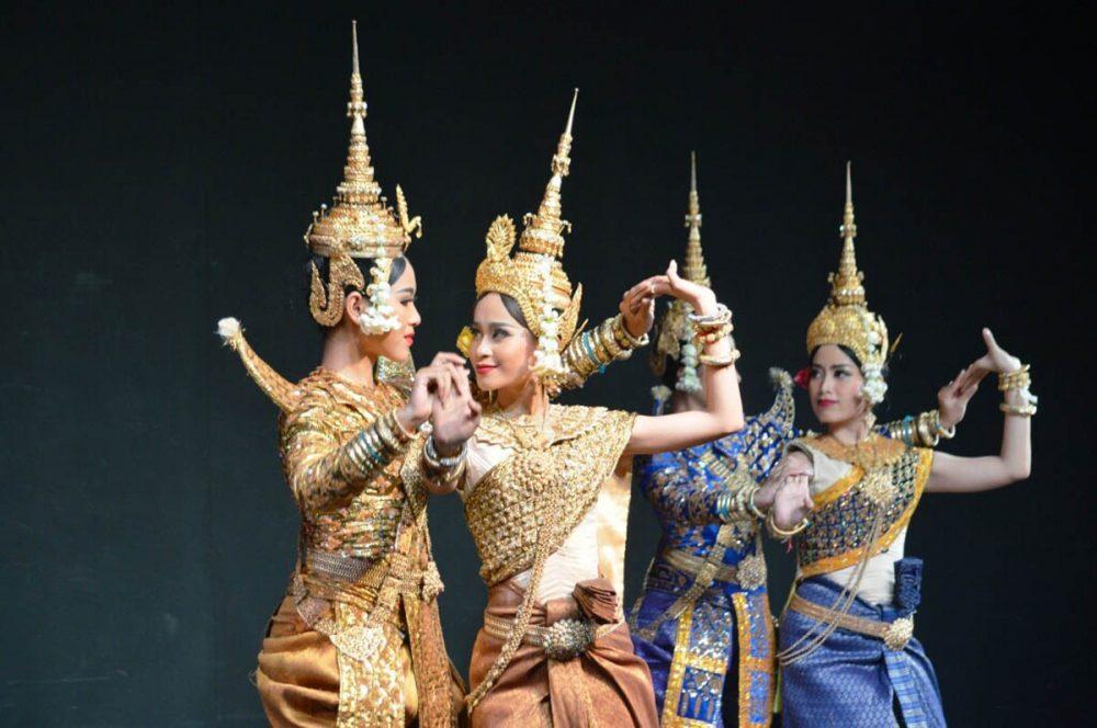 Иностранец и кхмерка: Любовь по-камбоджийски