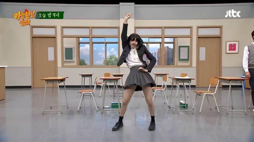 Прикольный тайский танец Лисы из Блэкпинк Прикольный тайский танец Лисы из Блэкпинк