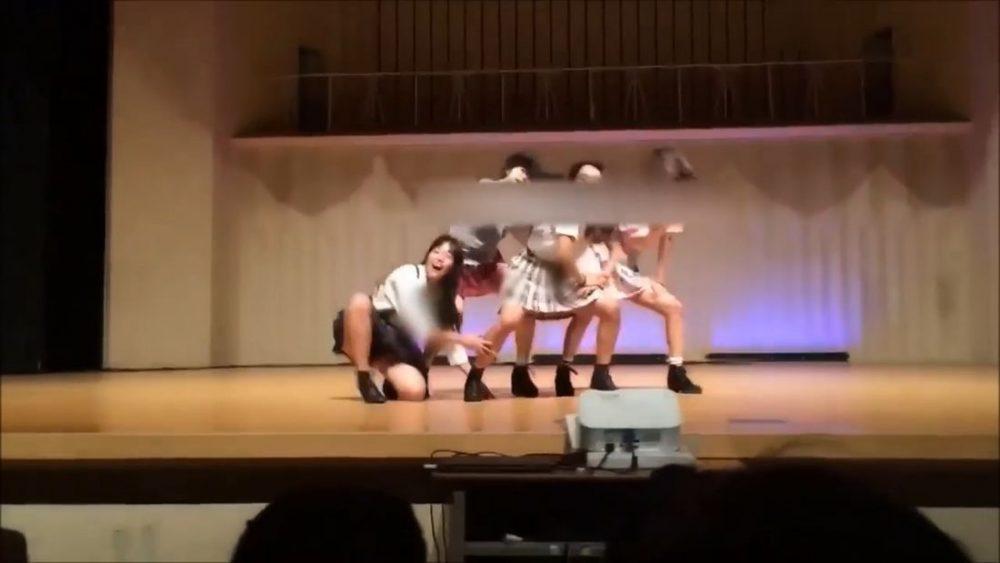 Японки угарно станцевали кавер на песню Blackpink Японки угарно станцевали кавер на песню Blackpink