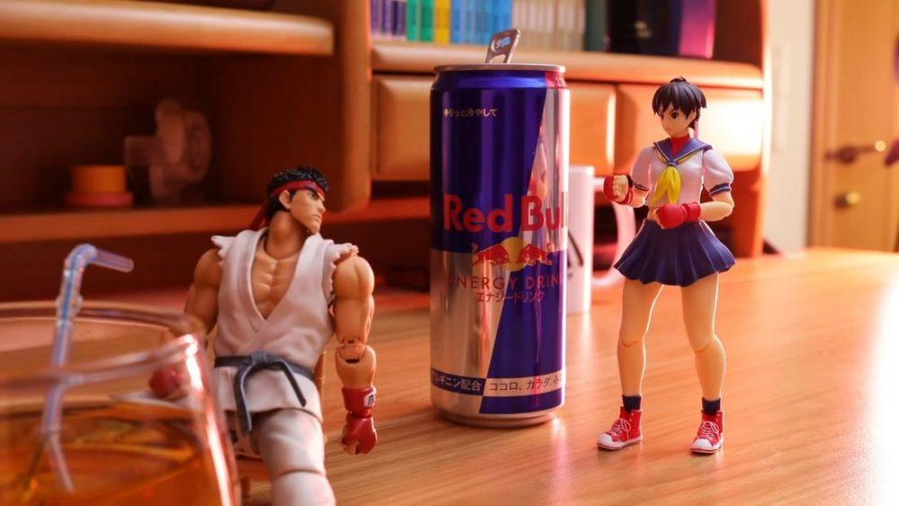 Бойцы Street Fighter против банок с энергетиком