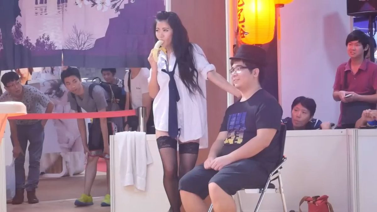 Танец на выставке для взрослых на Тайване Танец на выставке для взрослых на Тайване