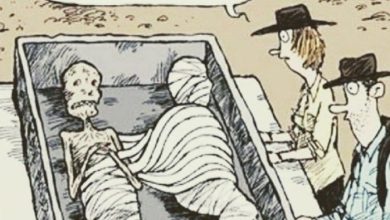 Азиатка под одеялом